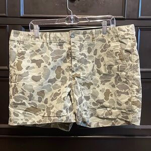 Eddie Bauer Midrise Stretch Short - Camo - sz 16